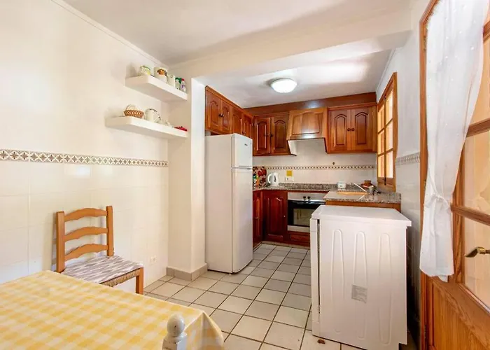 Dom wakacyjny Between Old Town And Port By Renthousing