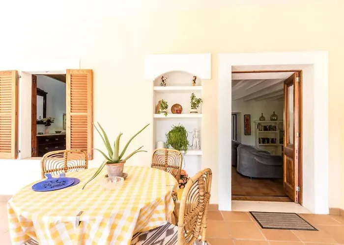 Between Old Town And Port By Renthousing