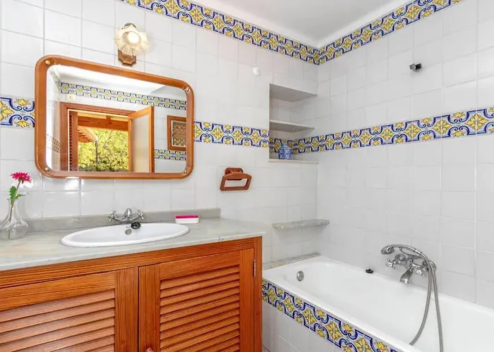 Dom wakacyjny Between Old Town And Port By Renthousing *