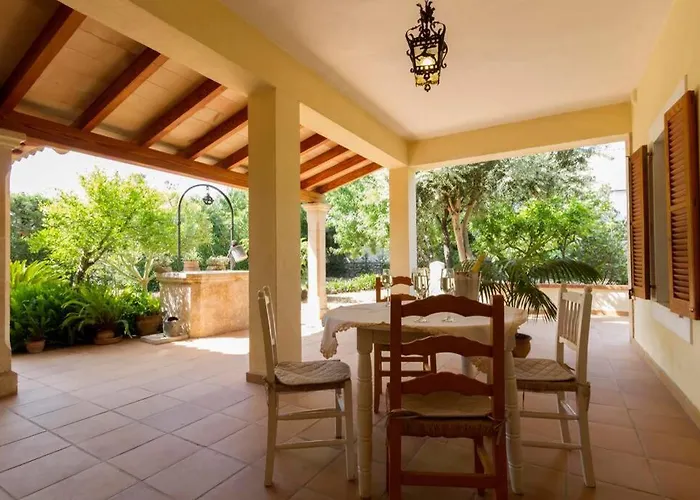 Dom wakacyjny Between Old Town And Port By Renthousing *