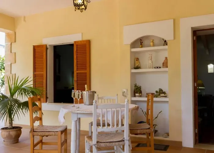 Dom wakacyjny Between Old Town And Port By Renthousing *